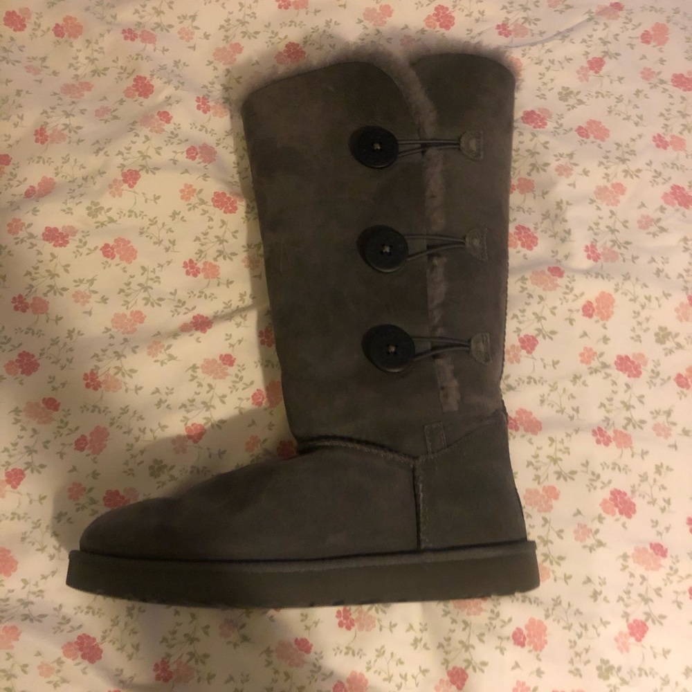 UGG Bailey Button Triplet in Grey
